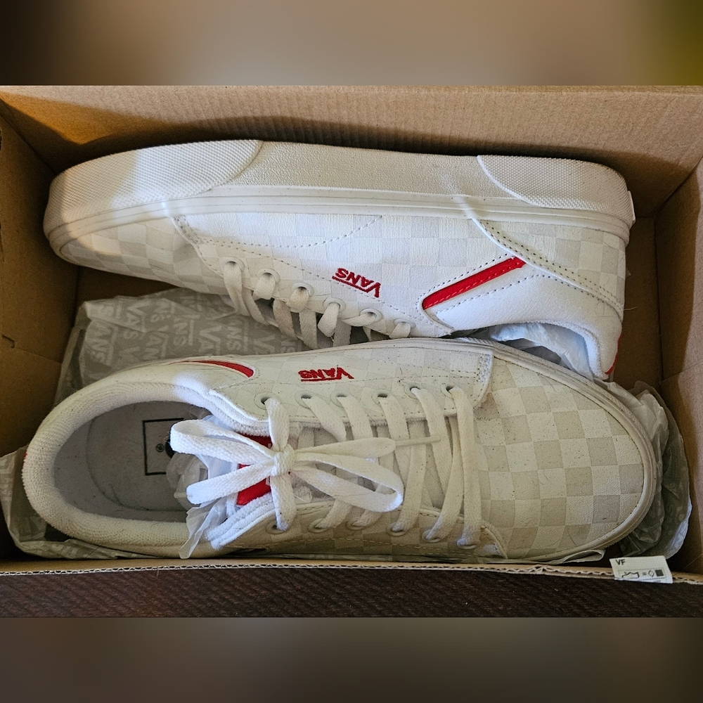 VANS 8.5 Women's Checkerboard White Red Worn once or twice at the most. W/Box